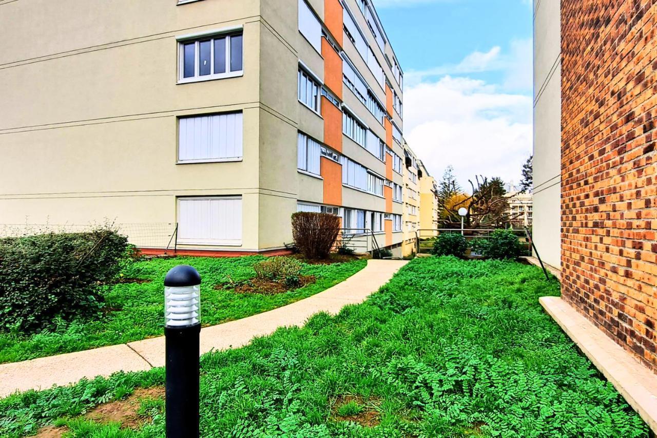 Escale De L'Yvette - 50M2 Cosy, Balcony & Parking Apartment Longjumeau Bagian luar foto